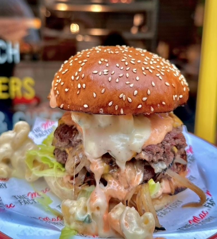 Mac & Cheese Smash Burgers